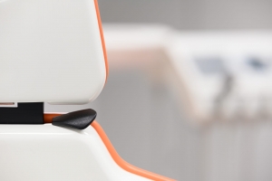 Zahnarztpraxis Juliusstrasse Wolfenbüttel - Behandlungsraum orange