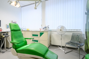 Zahnarztpraxis Juliusstrasse Wolfenbüttel - Behandlungsraum grün