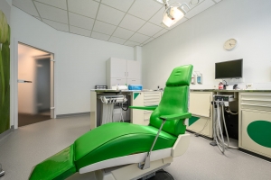 Zahnarztpraxis Juliusstrasse Wolfenbüttel - Behandlungsraum grün