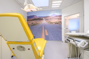 Zahnarztpraxis Juliusstrasse Wolfenbüttel - Behandlungsraum gelb